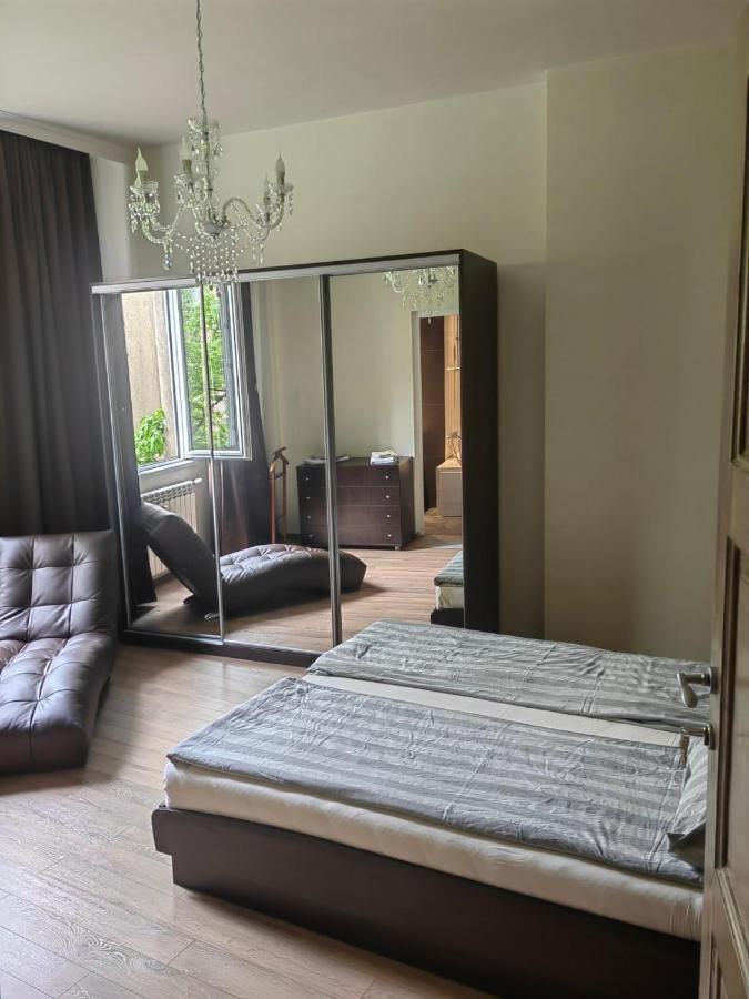 Vitosha 67 Apartment Sofia Bagian luar foto