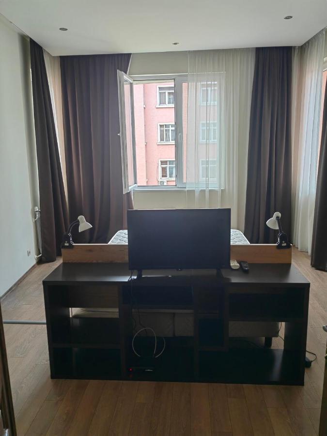 Vitosha 67 Apartment Sofia Bagian luar foto